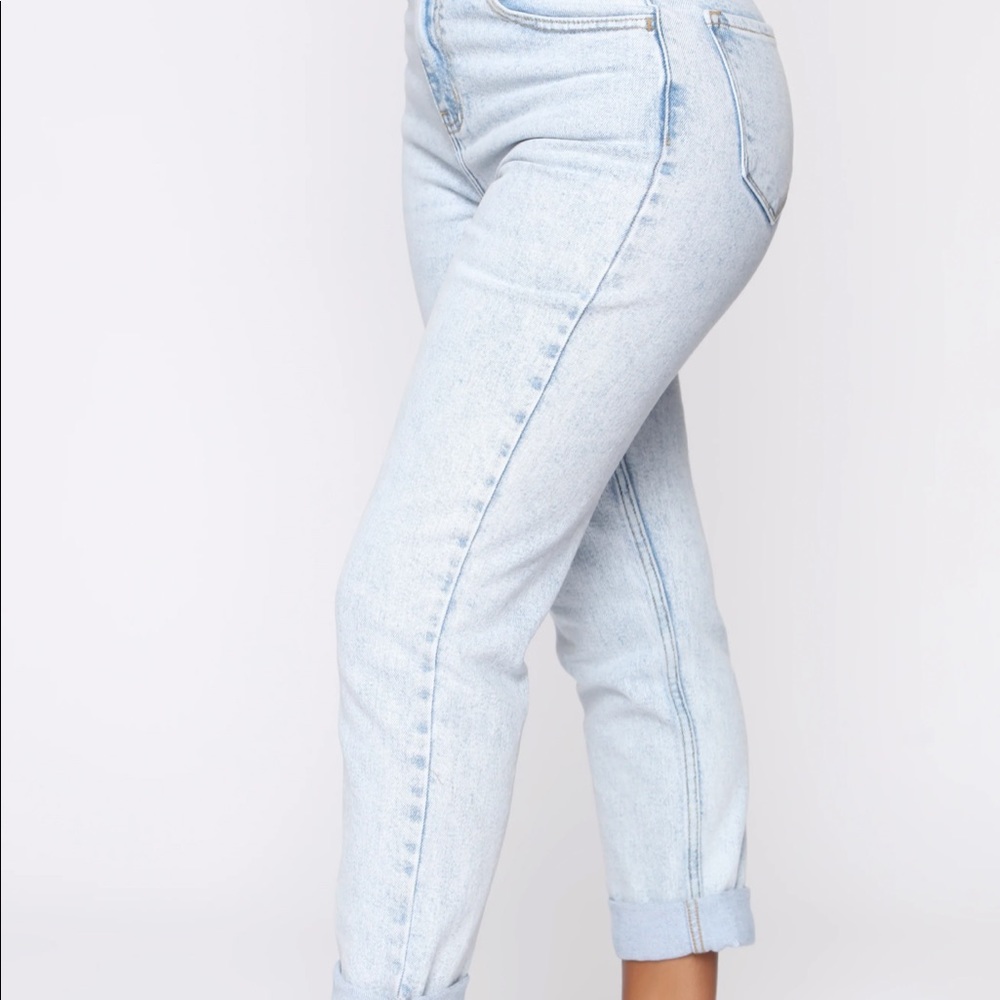 BRAND NEW LIGHT BLUE MOM JEANS!